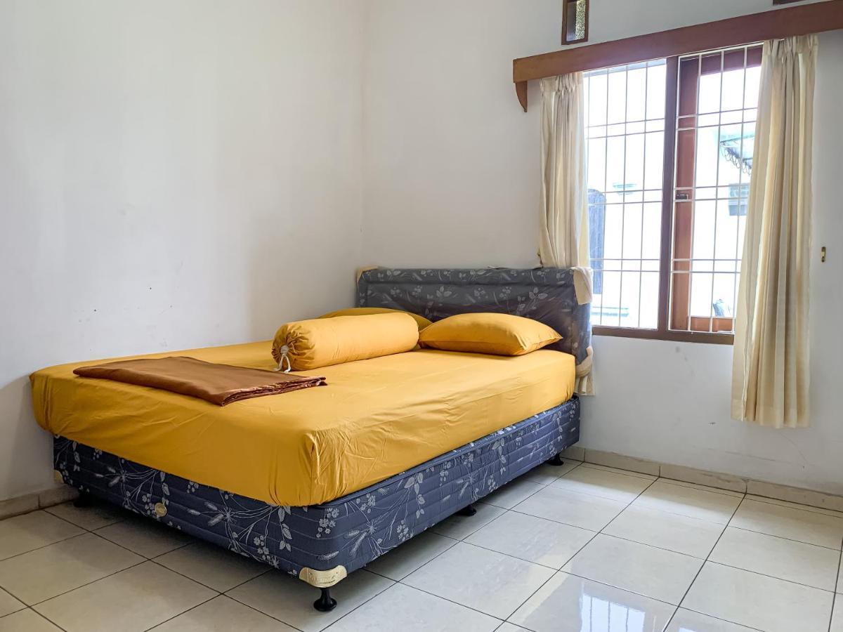 Beranda Istirahat Villa 4Br At Galaxy Resort Puncak Cikundul Exterior foto