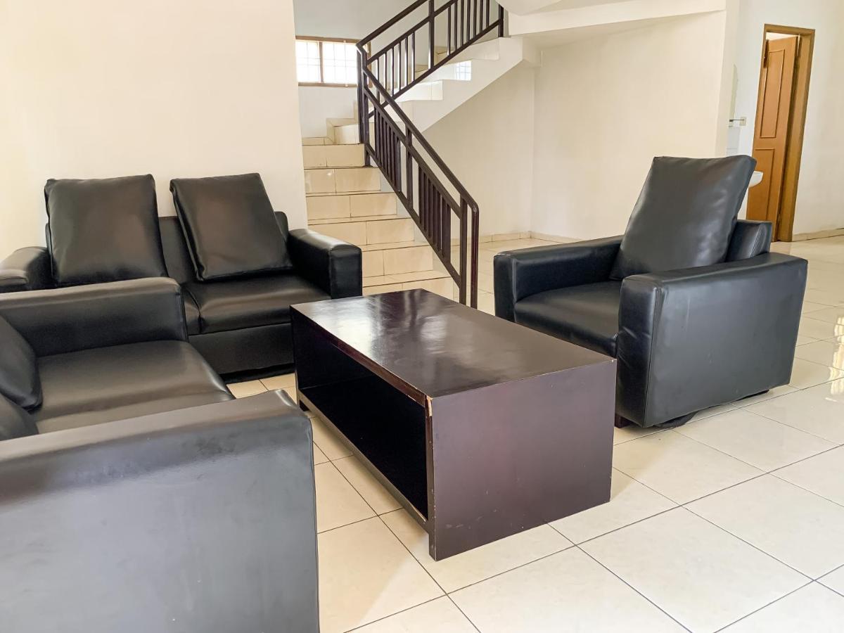 Beranda Istirahat Villa 4Br At Galaxy Resort Puncak Cikundul Exterior foto